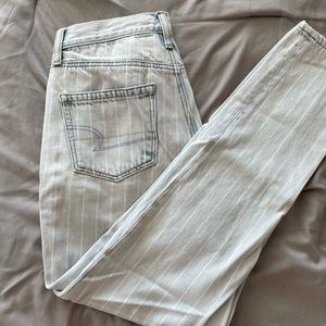 american eagle striped mom jean - 

high waisted, striped, size 0